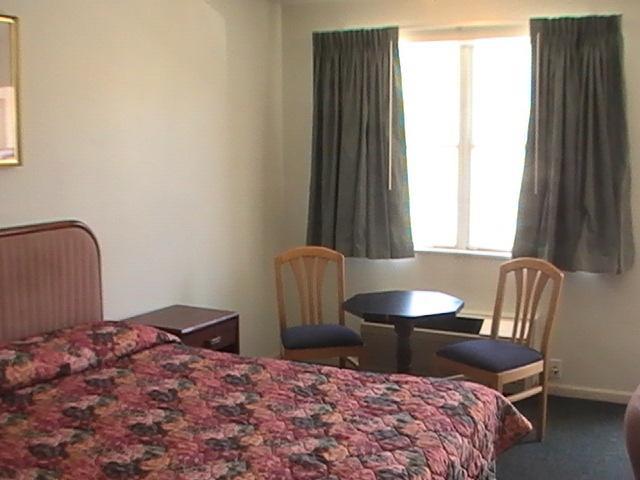 Hometown Inn Galion Habitación foto